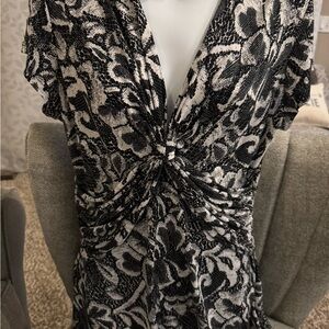 Connected Apparel Black and White Patterned top